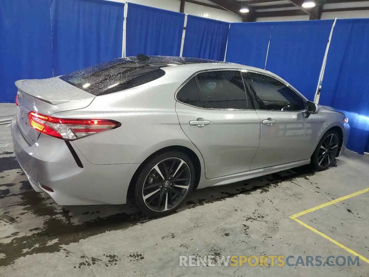 3 Photograph of a damaged car 4T1B61HK1KU165954 TOYOTA CAMRY 2019