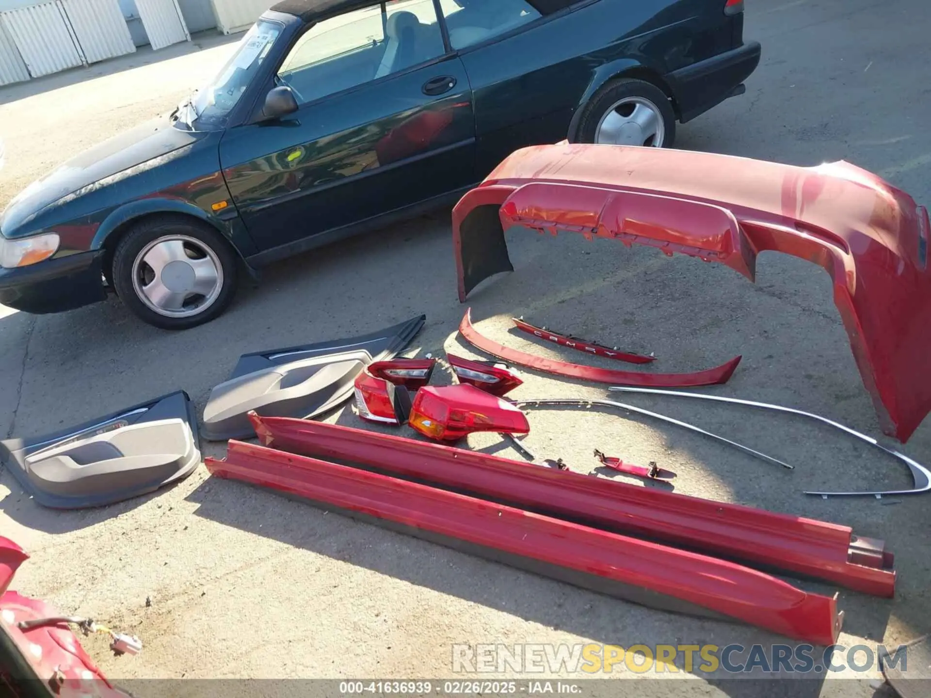 12 Photograph of a damaged car 4T1B61HK1KU168725 TOYOTA CAMRY 2019