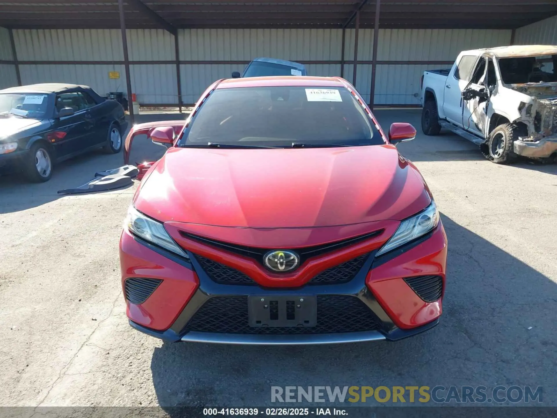 13 Photograph of a damaged car 4T1B61HK1KU168725 TOYOTA CAMRY 2019