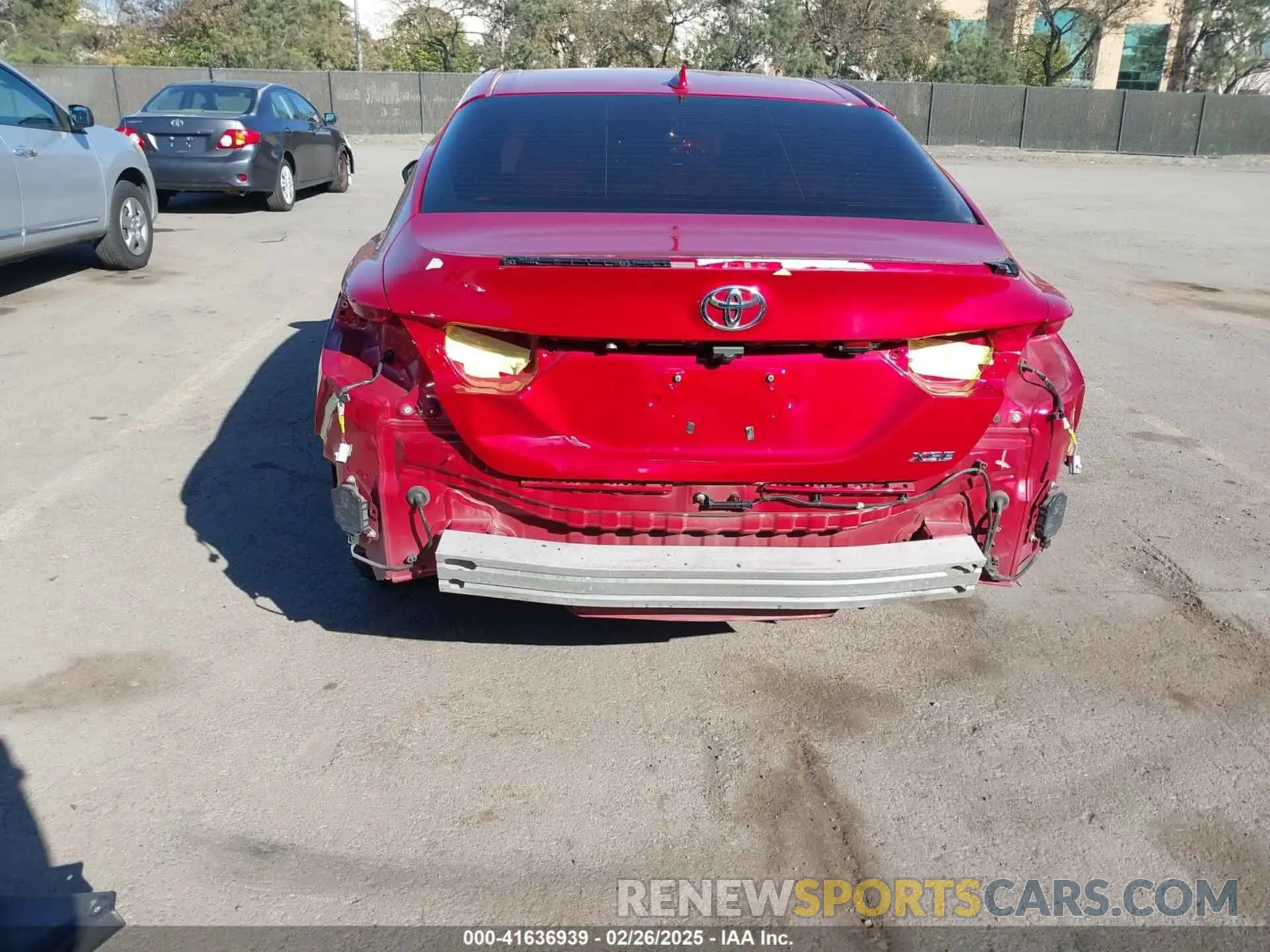 6 Photograph of a damaged car 4T1B61HK1KU168725 TOYOTA CAMRY 2019