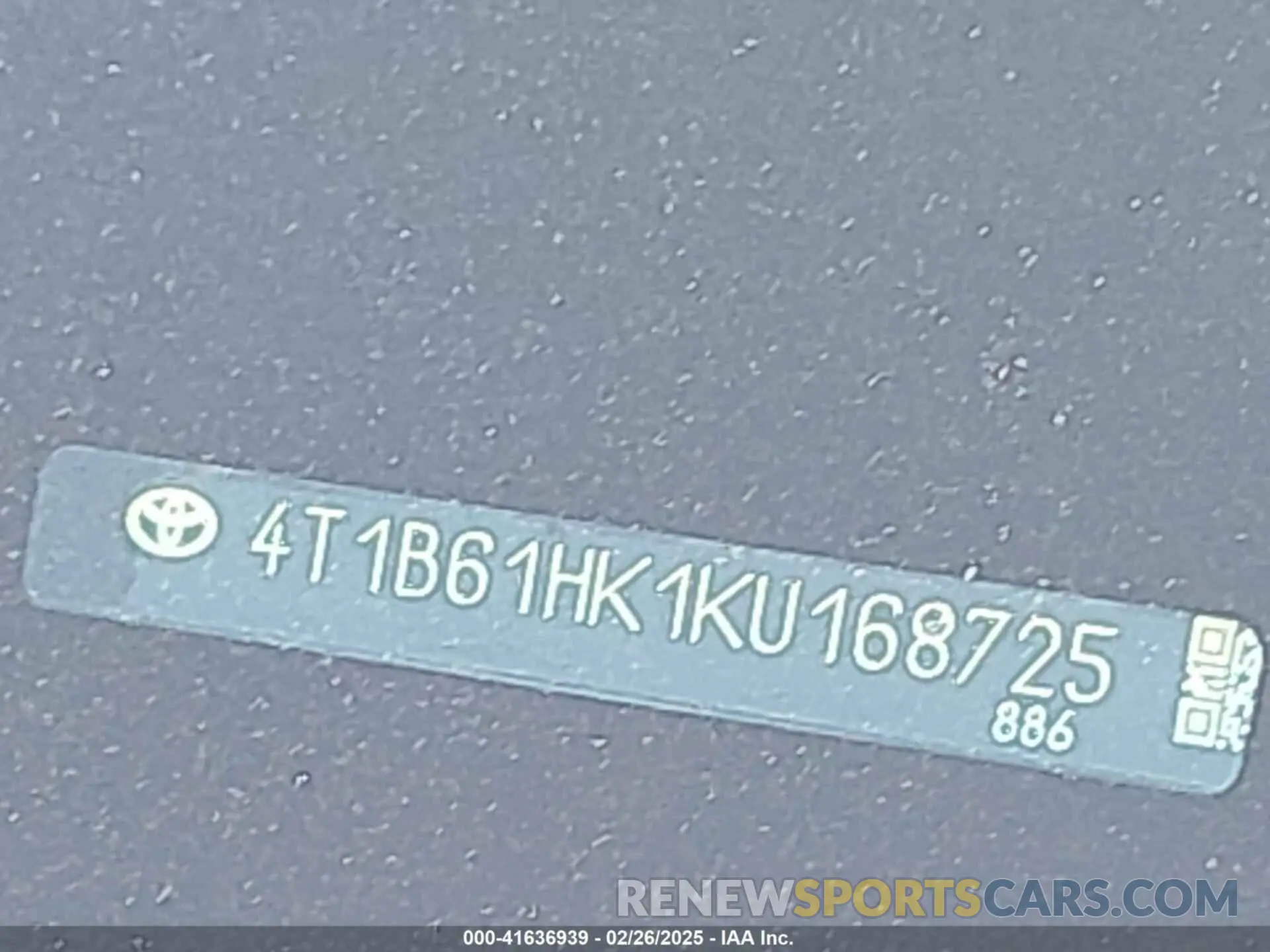 9 Photograph of a damaged car 4T1B61HK1KU168725 TOYOTA CAMRY 2019
