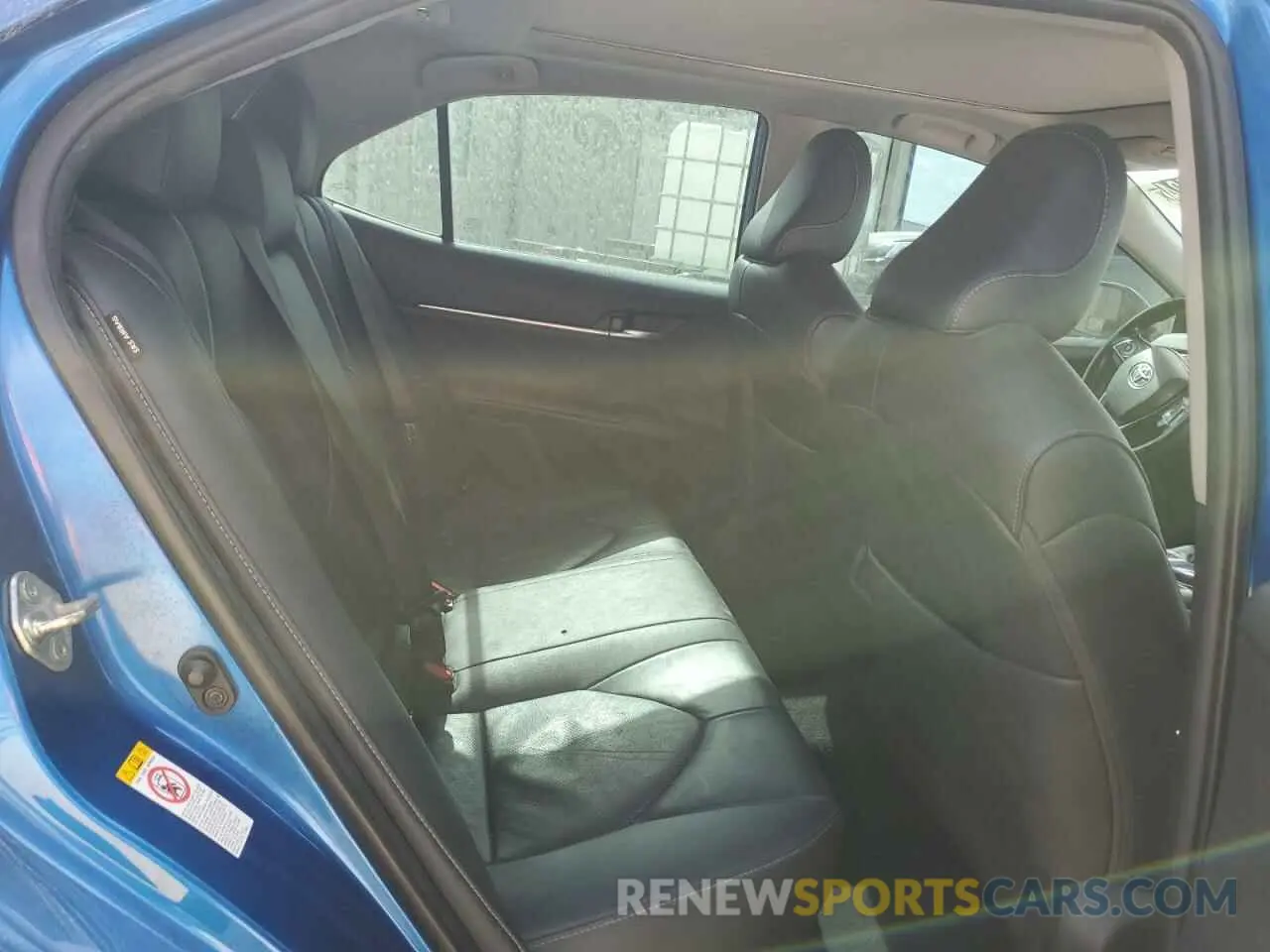 10 Photograph of a damaged car 4T1B61HK1KU168787 TOYOTA CAMRY 2019