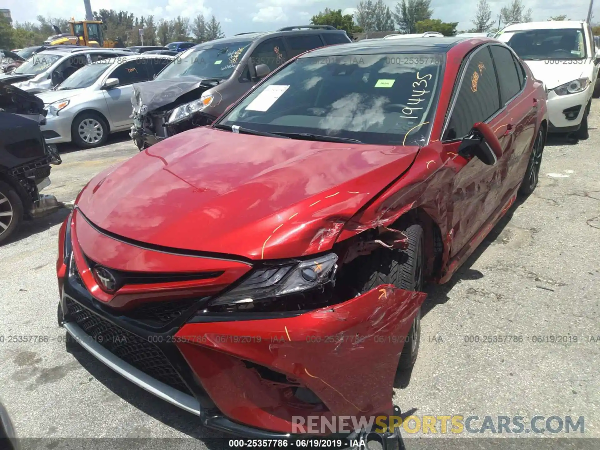 2 Photograph of a damaged car 4T1B61HK1KU194435 TOYOTA CAMRY 2019