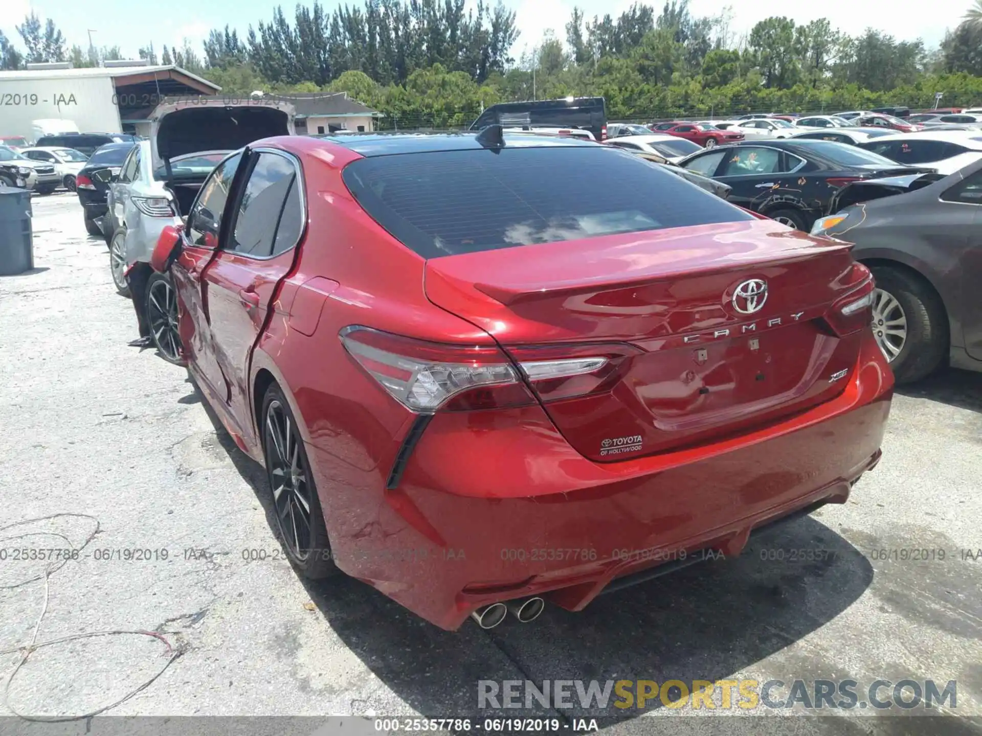 3 Photograph of a damaged car 4T1B61HK1KU194435 TOYOTA CAMRY 2019