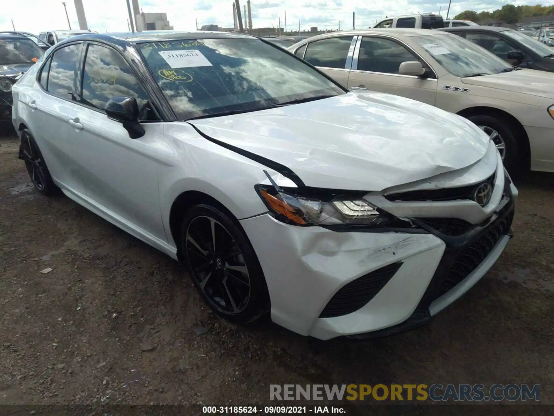 1 Photograph of a damaged car 4T1B61HK1KU195455 TOYOTA CAMRY 2019