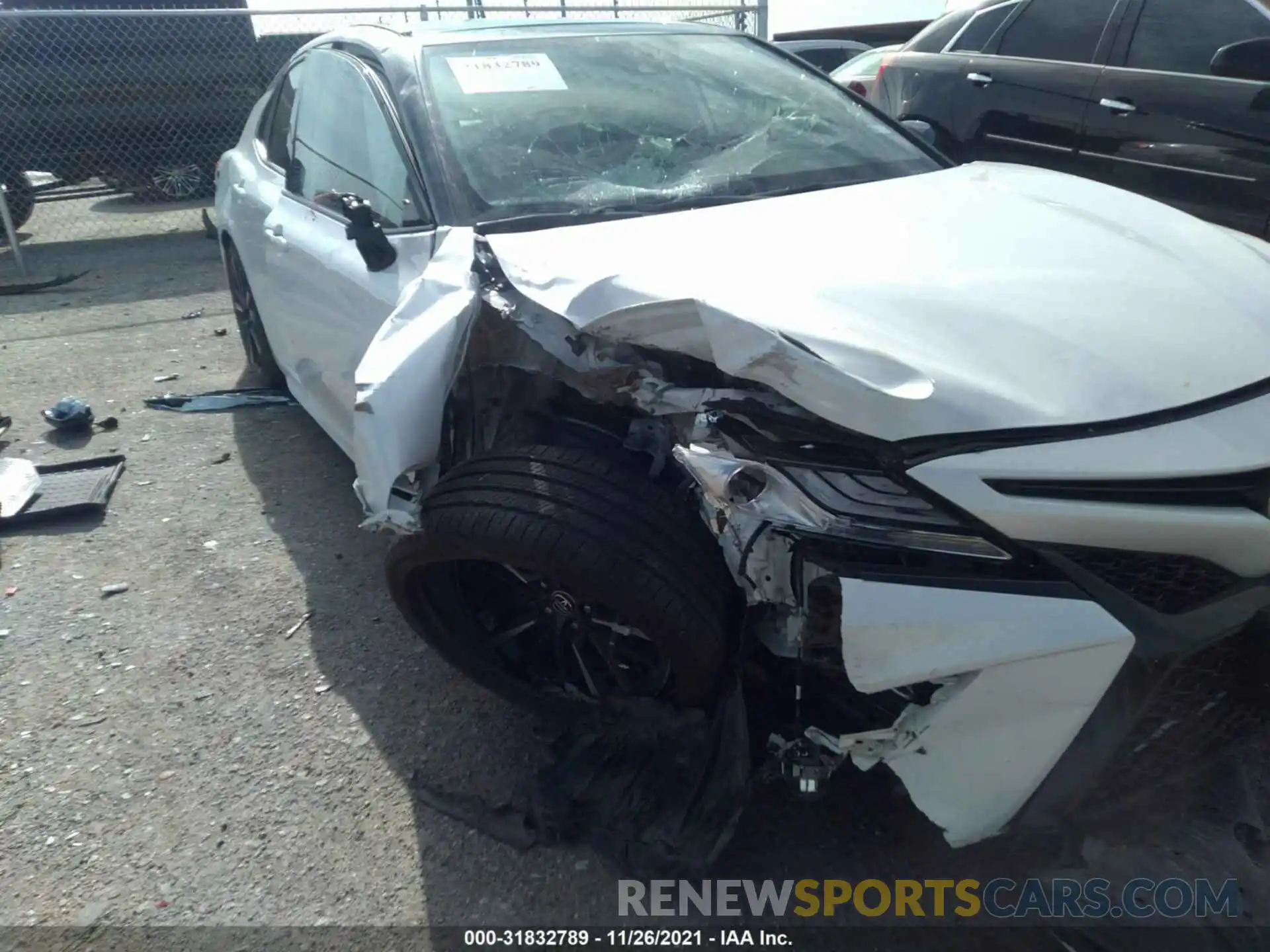 6 Photograph of a damaged car 4T1B61HK1KU197576 TOYOTA CAMRY 2019