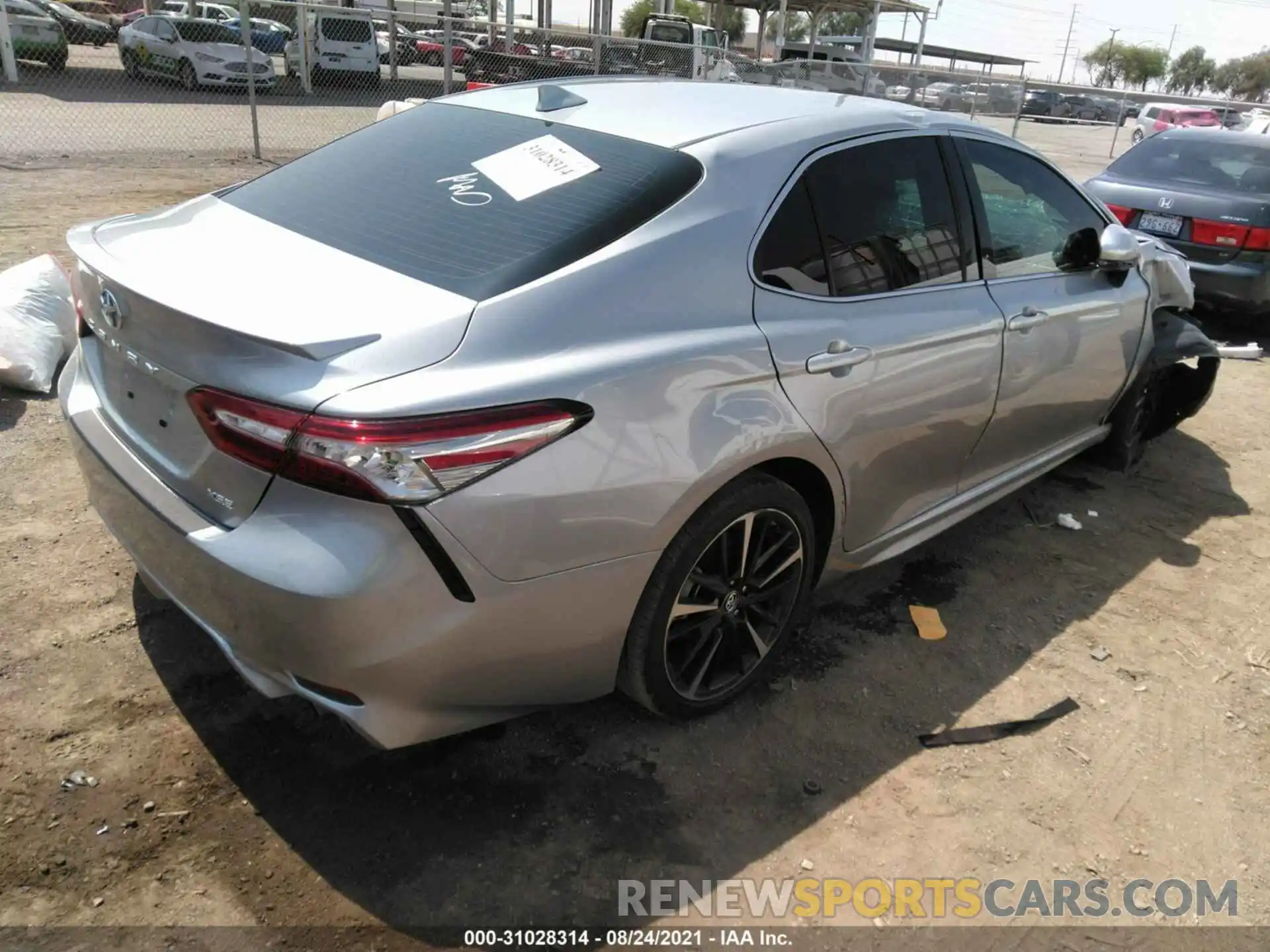 4 Photograph of a damaged car 4T1B61HK1KU200752 TOYOTA CAMRY 2019