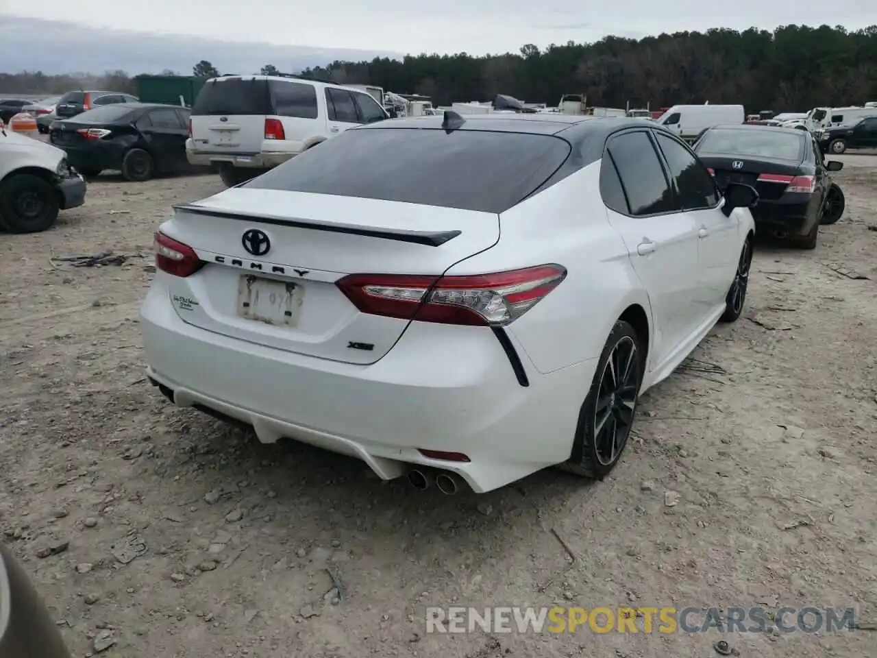 4 Photograph of a damaged car 4T1B61HK1KU201304 TOYOTA CAMRY 2019