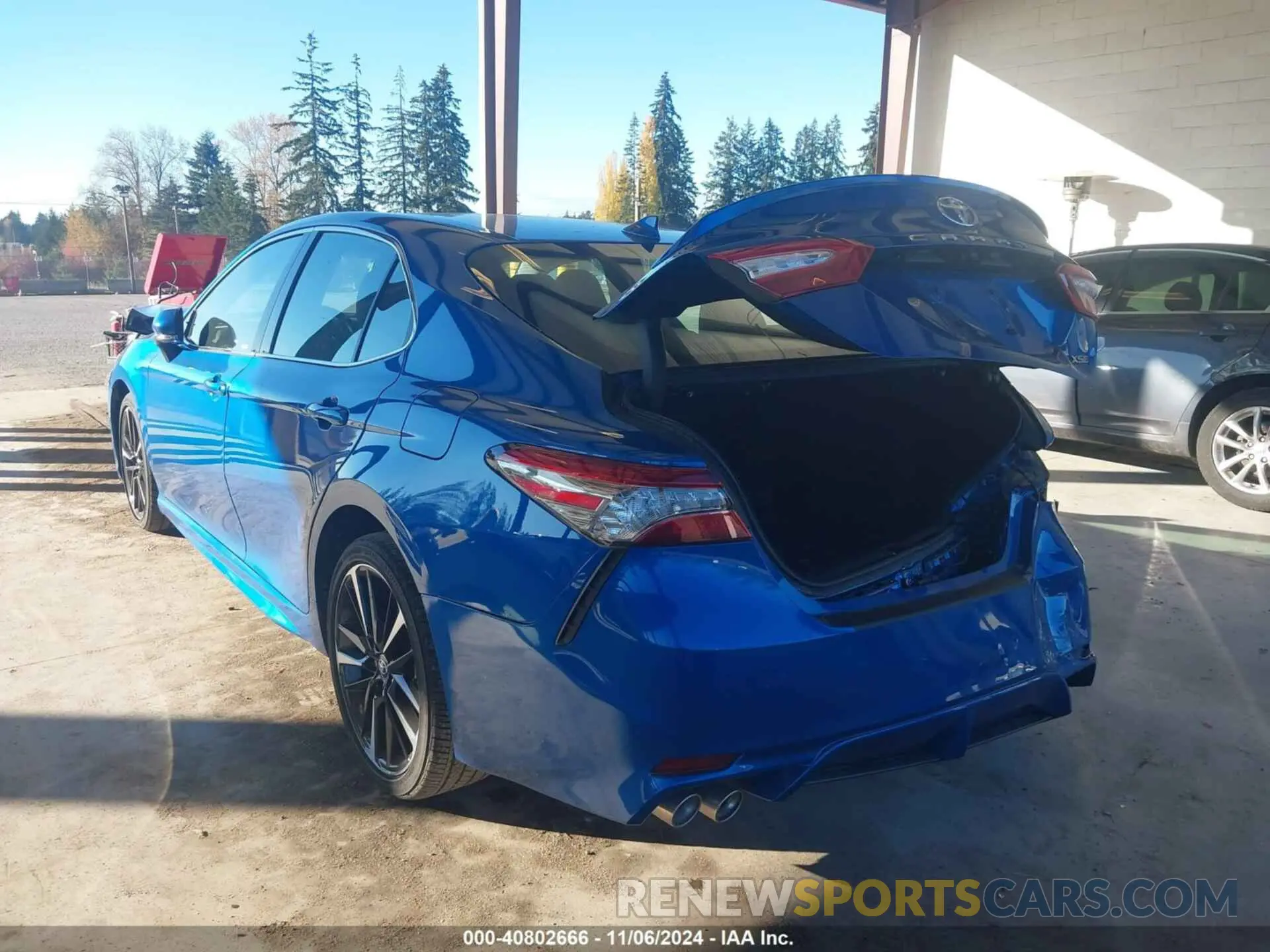 3 Photograph of a damaged car 4T1B61HK1KU213498 TOYOTA CAMRY 2019