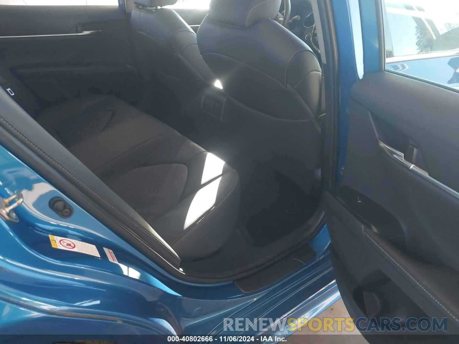 8 Photograph of a damaged car 4T1B61HK1KU213498 TOYOTA CAMRY 2019