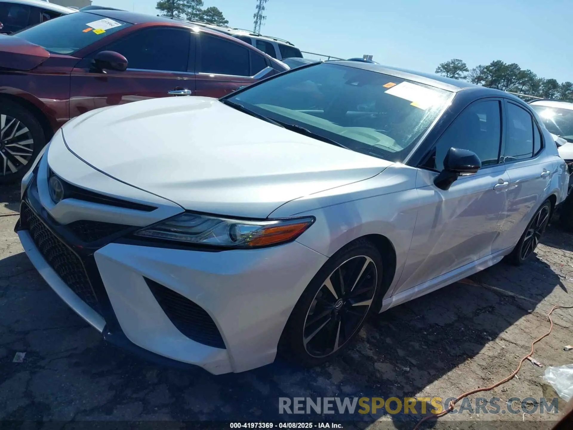 2 Photograph of a damaged car 4T1B61HK1KU219074 TOYOTA CAMRY 2019