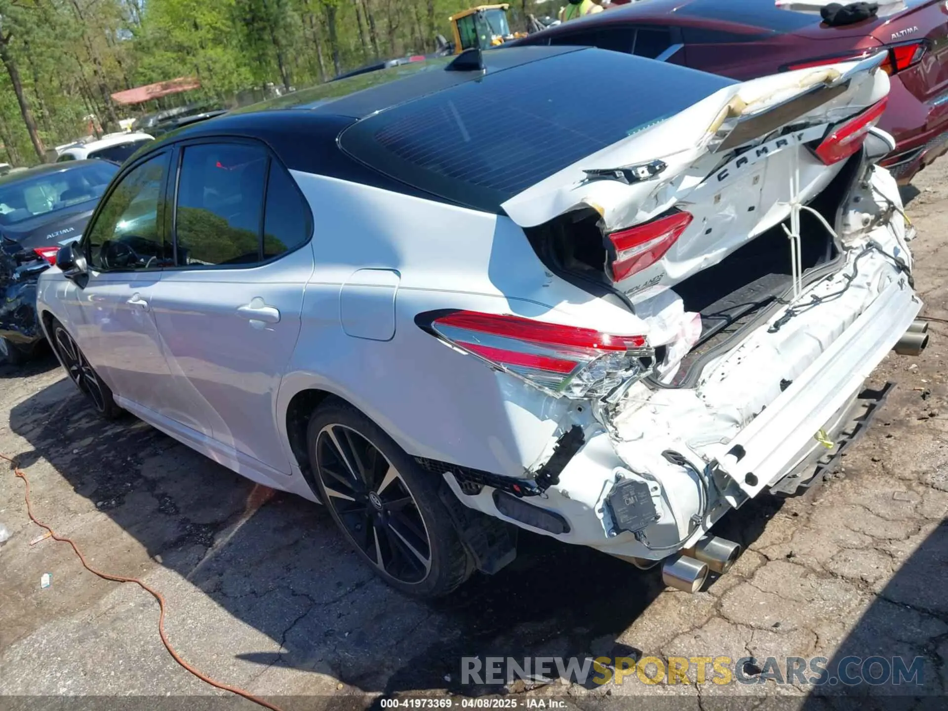 3 Photograph of a damaged car 4T1B61HK1KU219074 TOYOTA CAMRY 2019