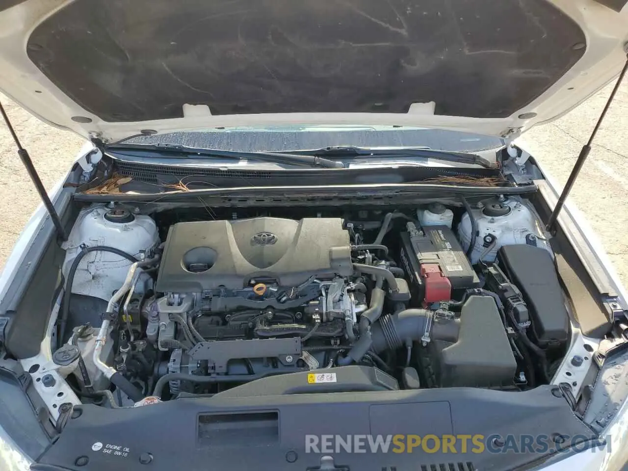 11 Photograph of a damaged car 4T1B61HK1KU222587 TOYOTA CAMRY 2019