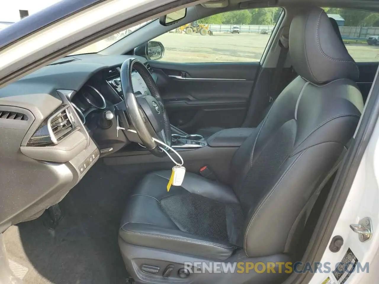 7 Photograph of a damaged car 4T1B61HK1KU222587 TOYOTA CAMRY 2019