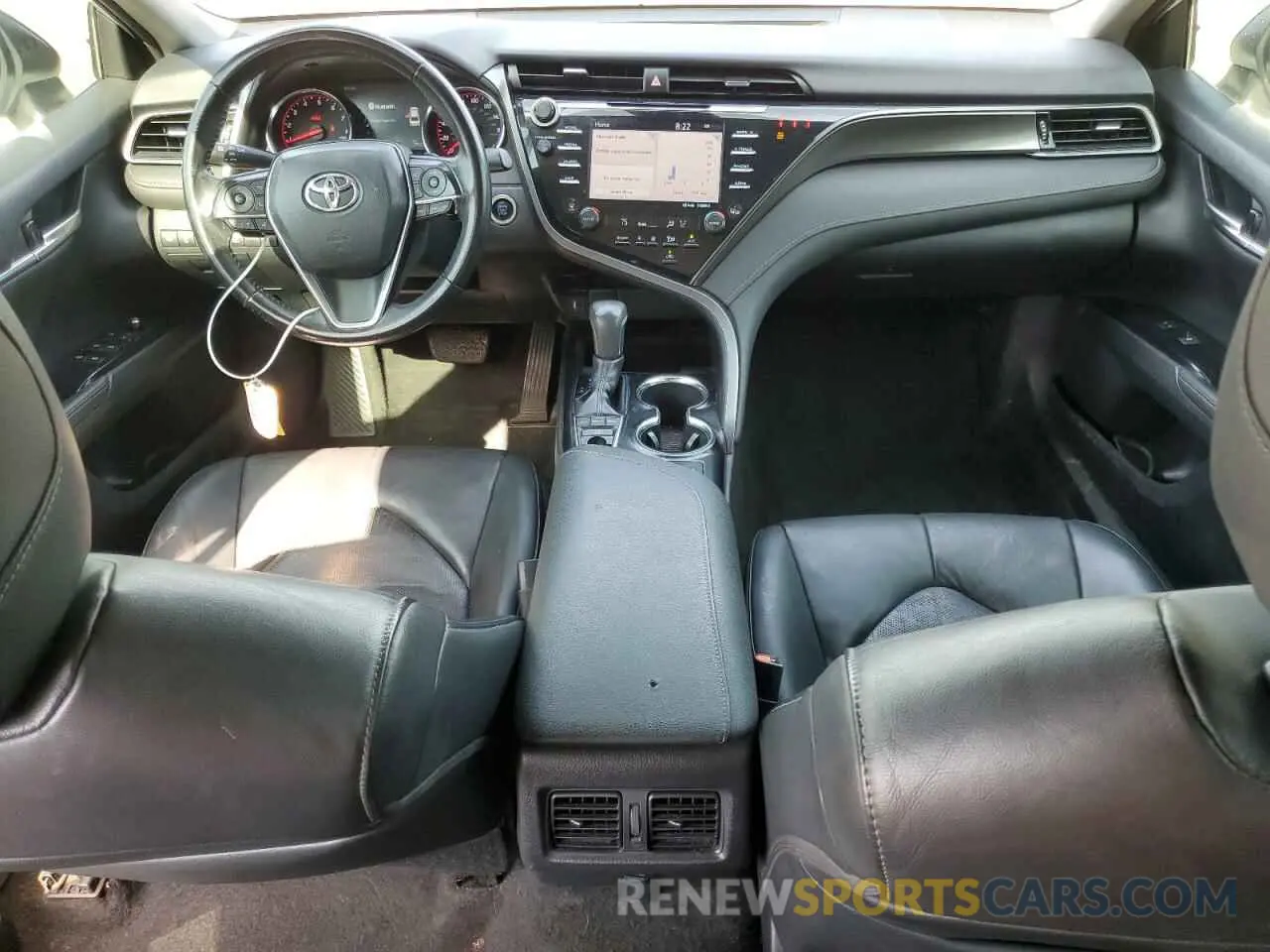 8 Photograph of a damaged car 4T1B61HK1KU222587 TOYOTA CAMRY 2019