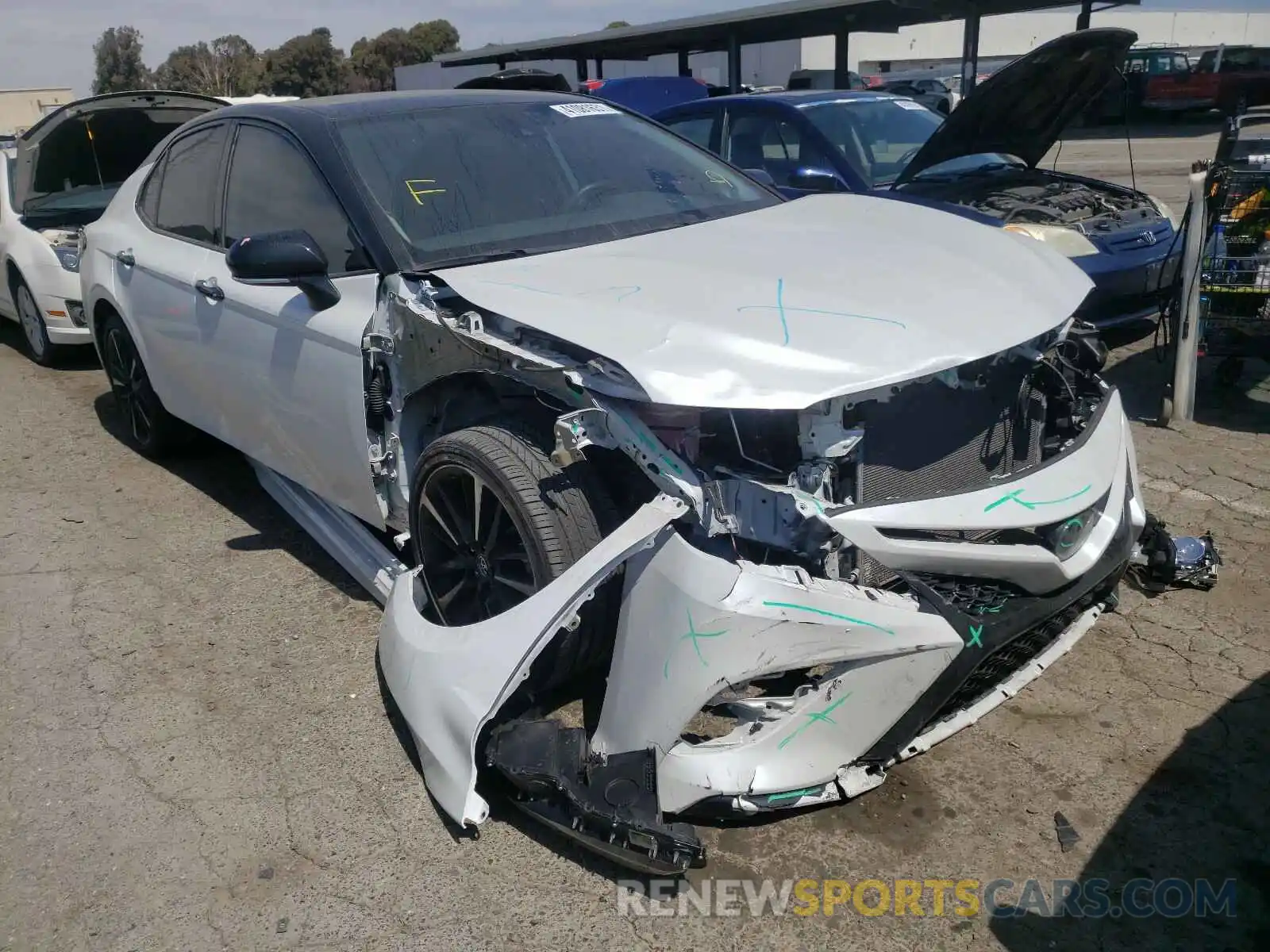 1 Photograph of a damaged car 4T1B61HK1KU230706 TOYOTA CAMRY 2019