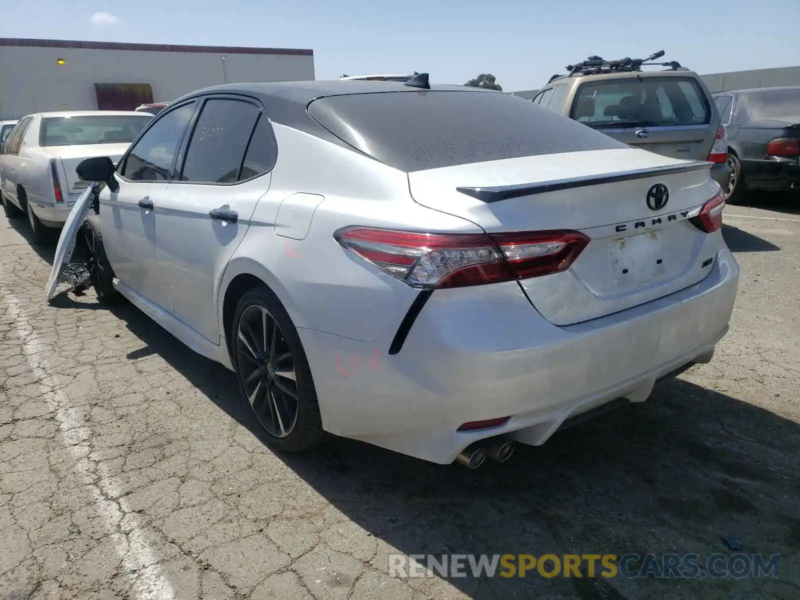 3 Photograph of a damaged car 4T1B61HK1KU230706 TOYOTA CAMRY 2019