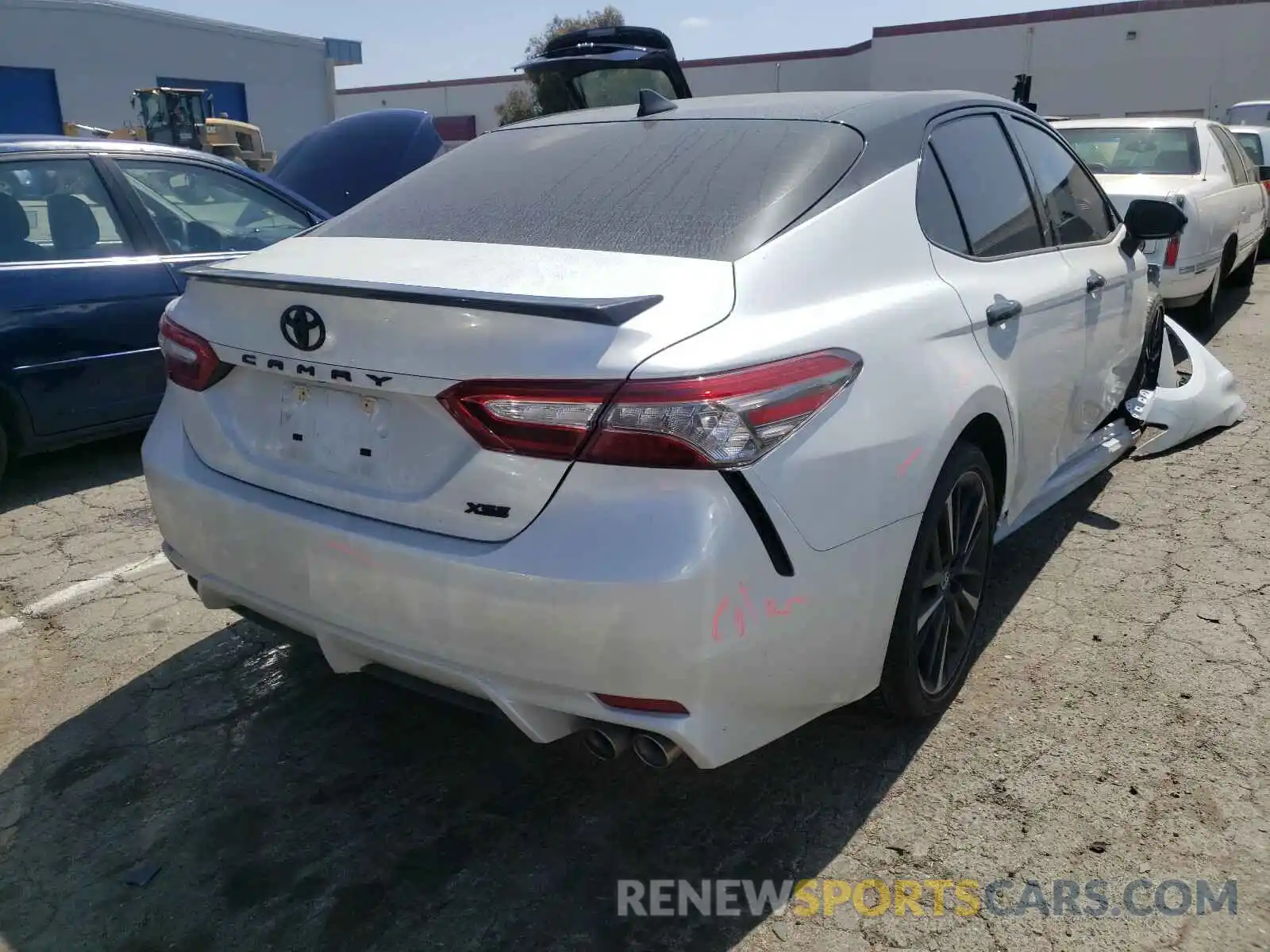 4 Photograph of a damaged car 4T1B61HK1KU230706 TOYOTA CAMRY 2019