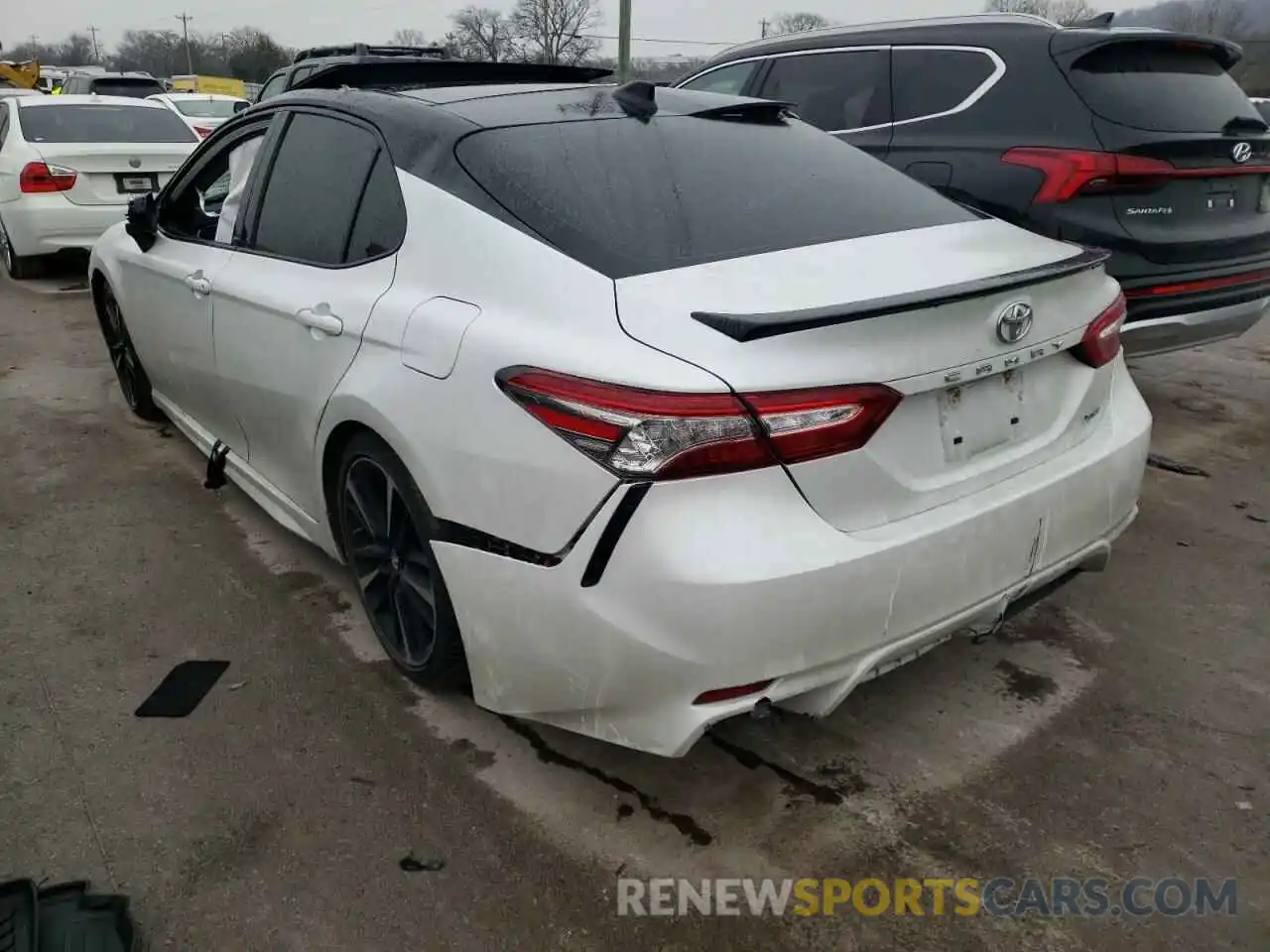 3 Photograph of a damaged car 4T1B61HK1KU232830 TOYOTA CAMRY 2019