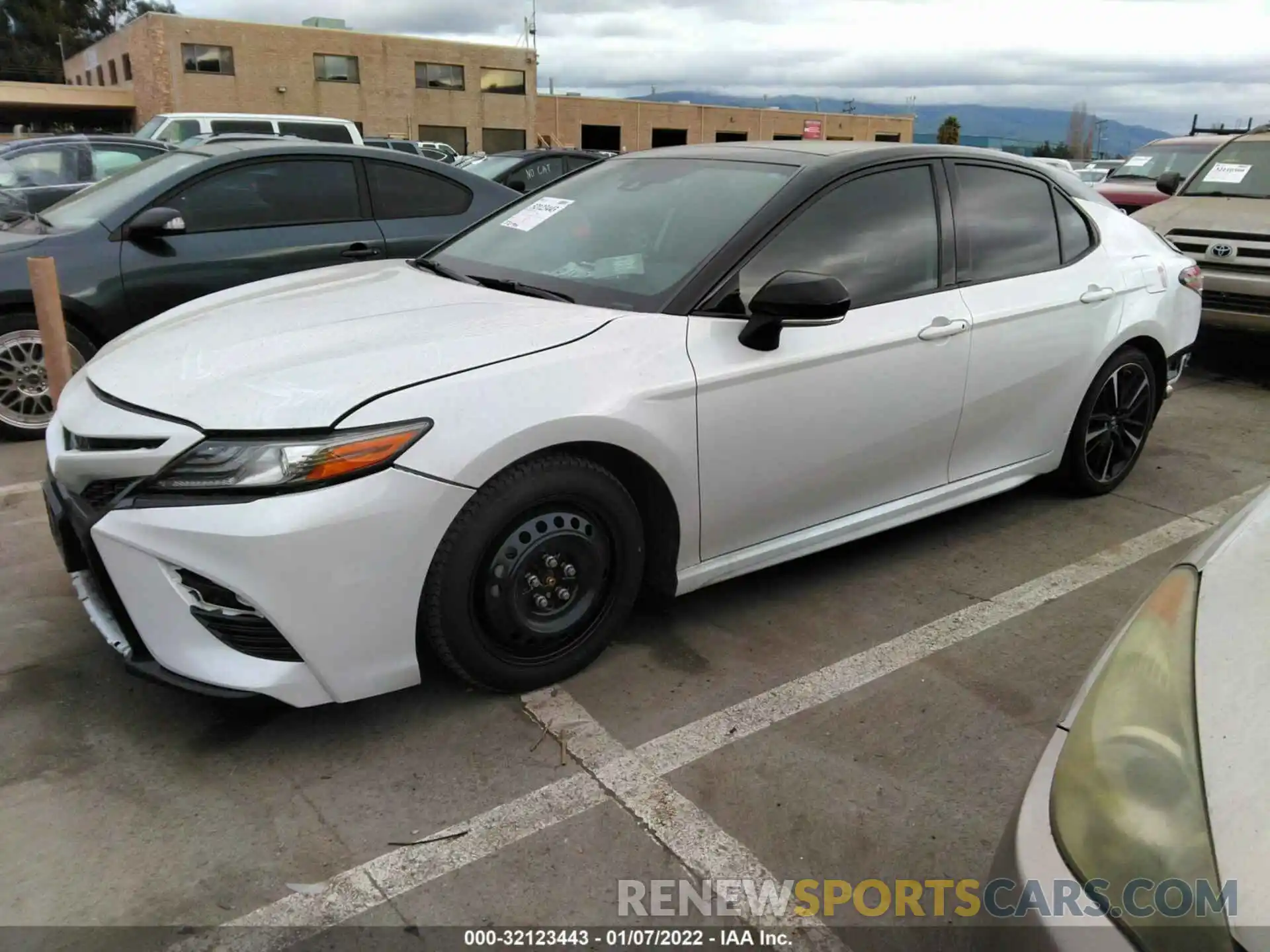 2 Photograph of a damaged car 4T1B61HK1KU245898 TOYOTA CAMRY 2019