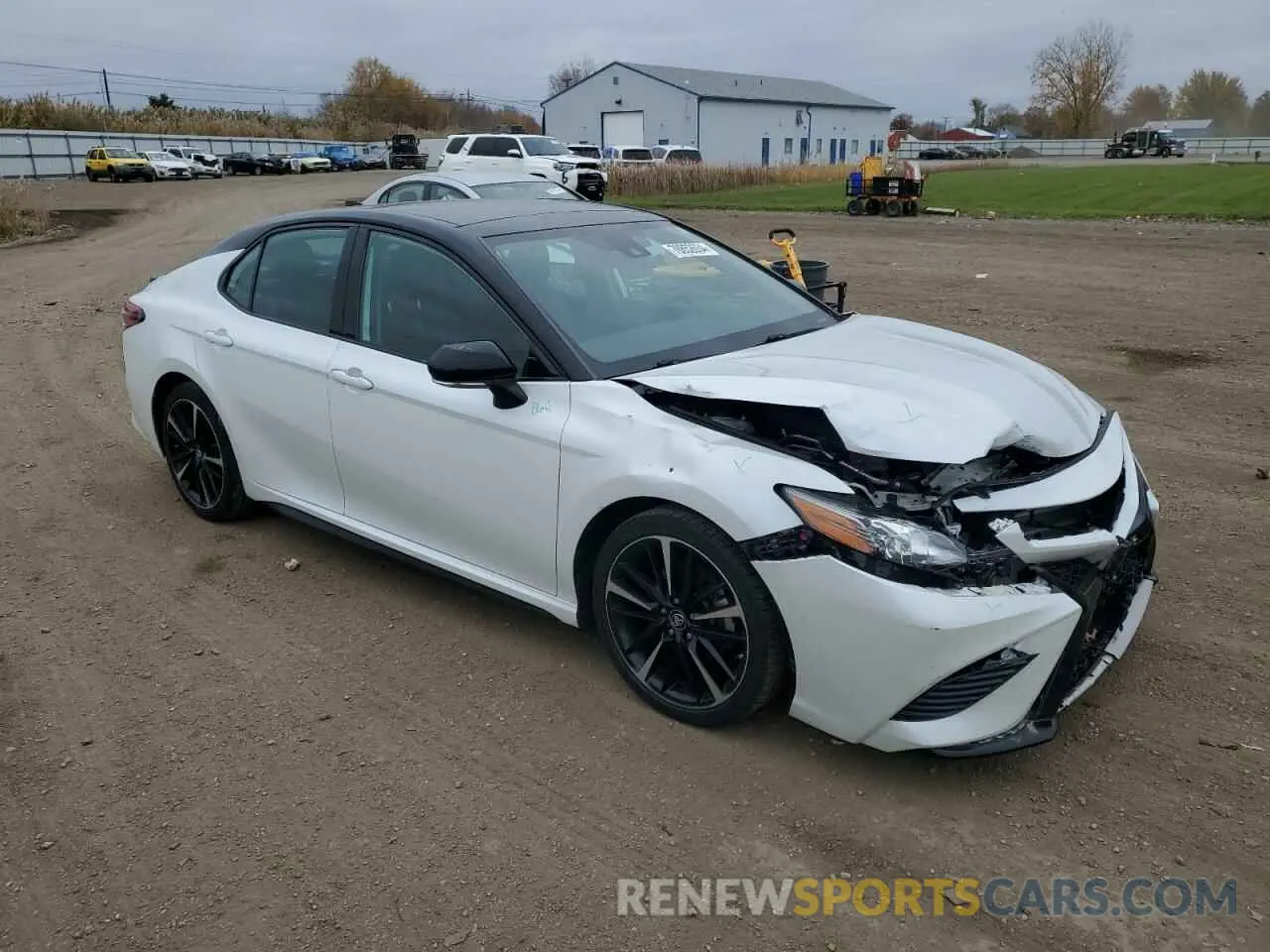4 Photograph of a damaged car 4T1B61HK1KU252124 TOYOTA CAMRY 2019