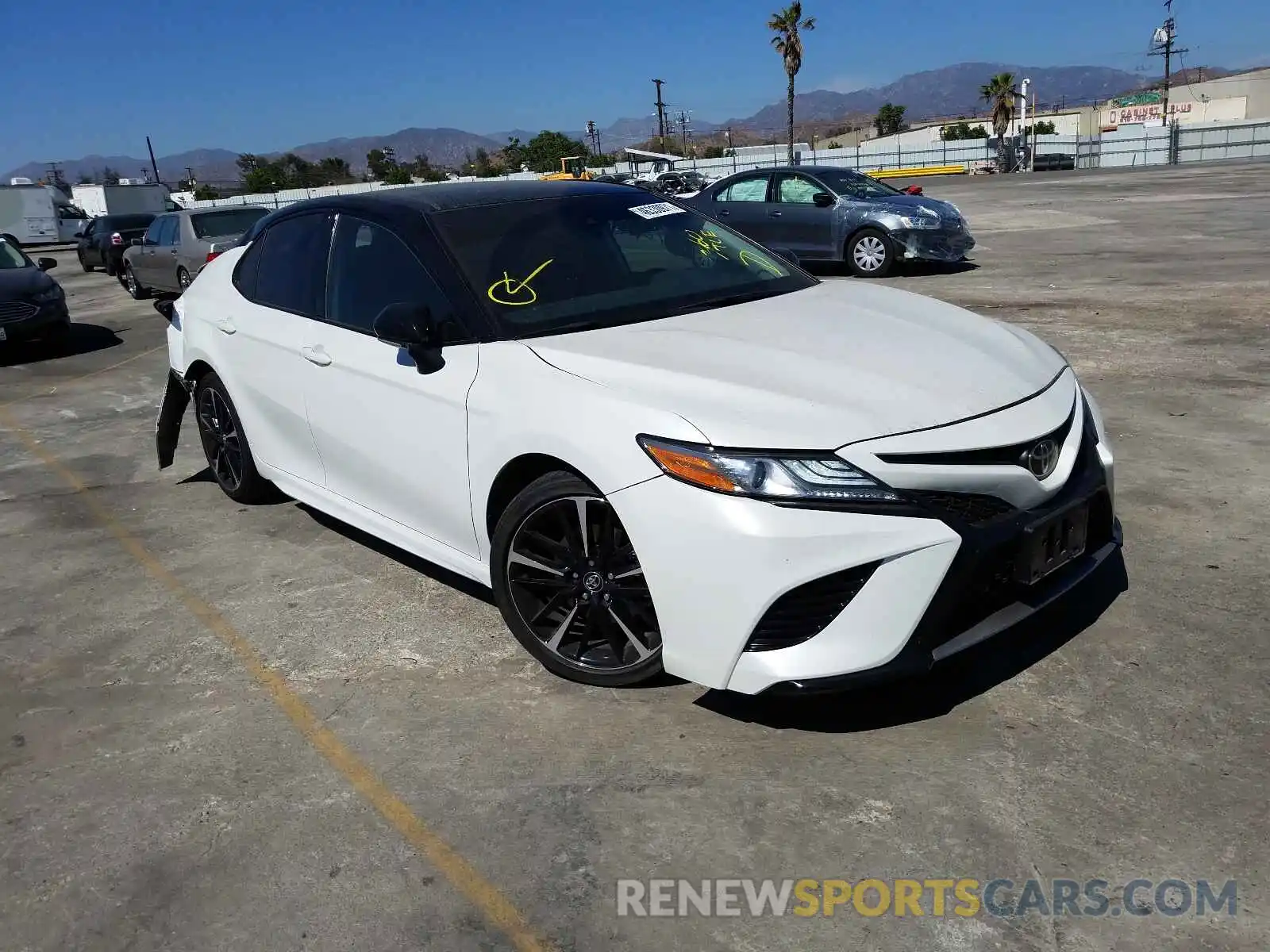 1 Photograph of a damaged car 4T1B61HK1KU257078 TOYOTA CAMRY 2019