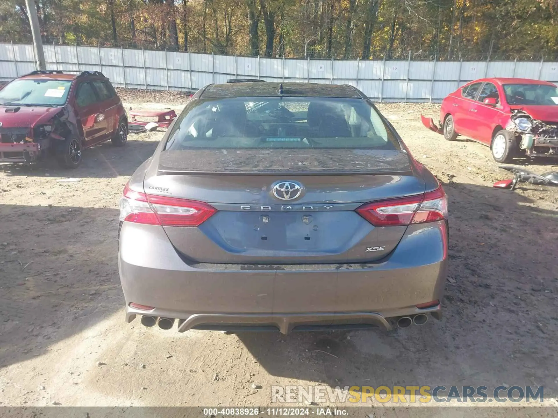 15 Photograph of a damaged car 4T1B61HK1KU265441 TOYOTA CAMRY 2019