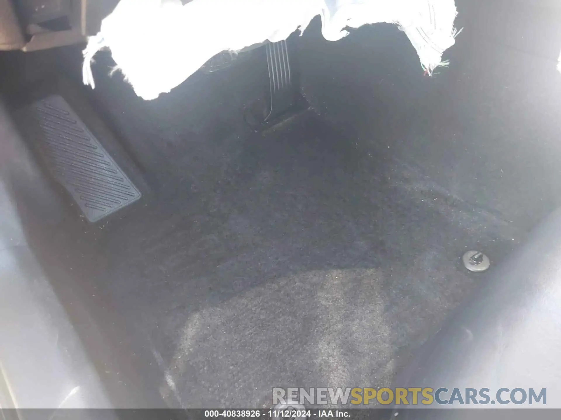 16 Photograph of a damaged car 4T1B61HK1KU265441 TOYOTA CAMRY 2019