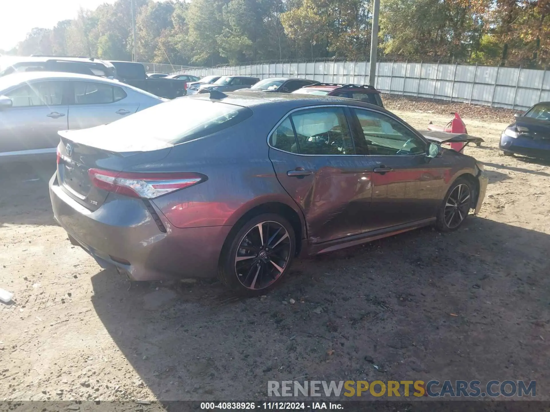 4 Photograph of a damaged car 4T1B61HK1KU265441 TOYOTA CAMRY 2019
