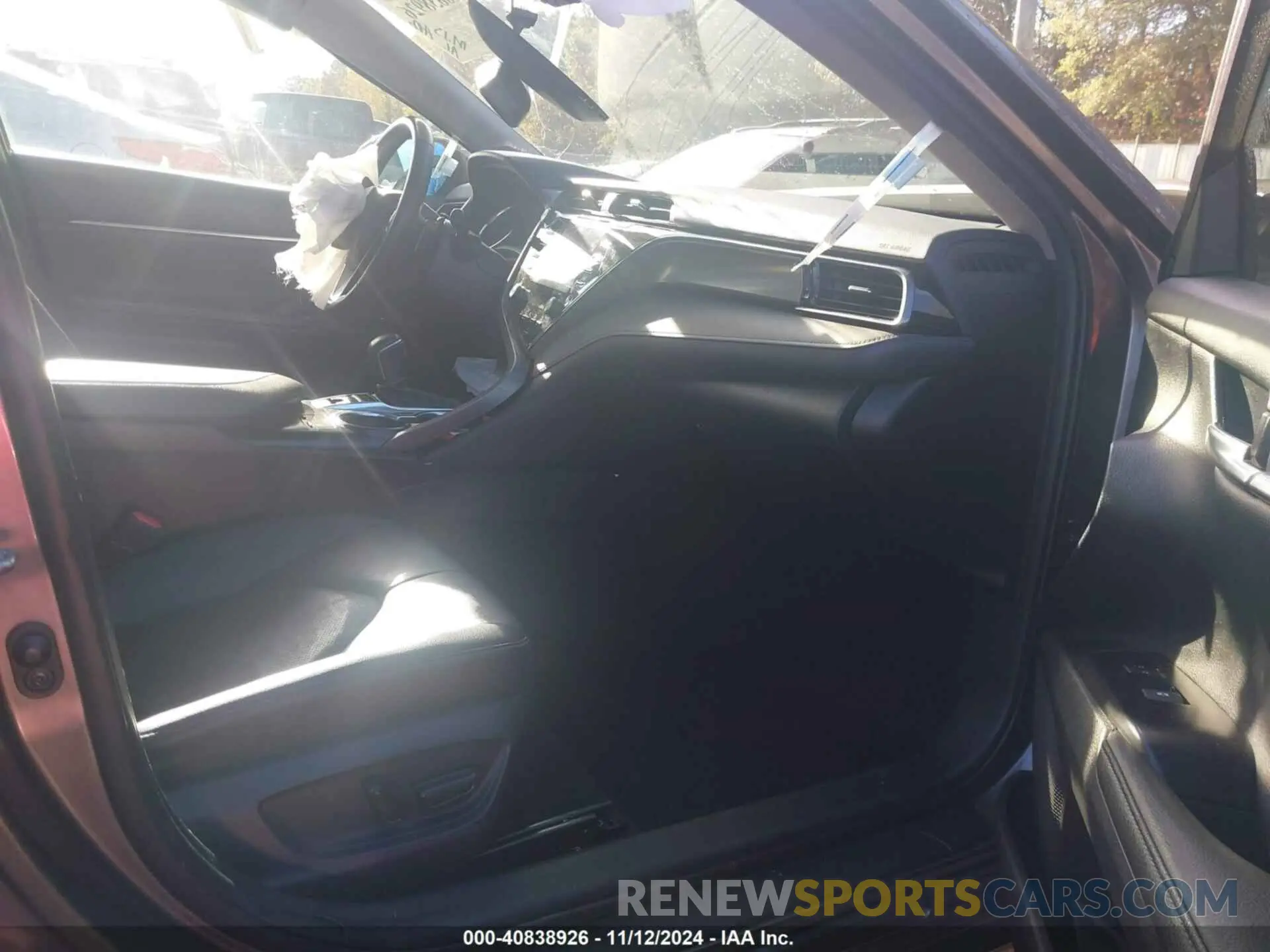 5 Photograph of a damaged car 4T1B61HK1KU265441 TOYOTA CAMRY 2019