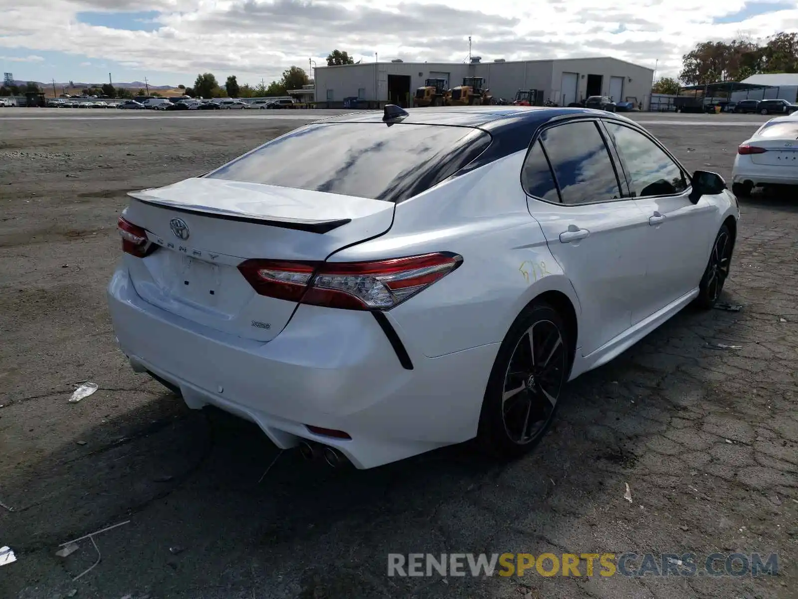 4 Photograph of a damaged car 4T1B61HK1KU277797 TOYOTA CAMRY 2019