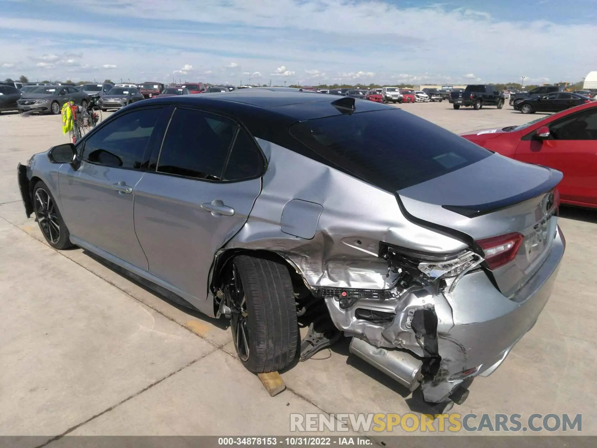 3 Photograph of a damaged car 4T1B61HK1KU289495 TOYOTA CAMRY 2019