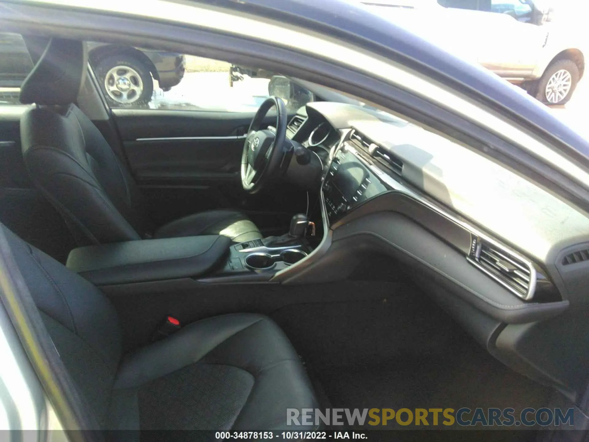 5 Photograph of a damaged car 4T1B61HK1KU289495 TOYOTA CAMRY 2019
