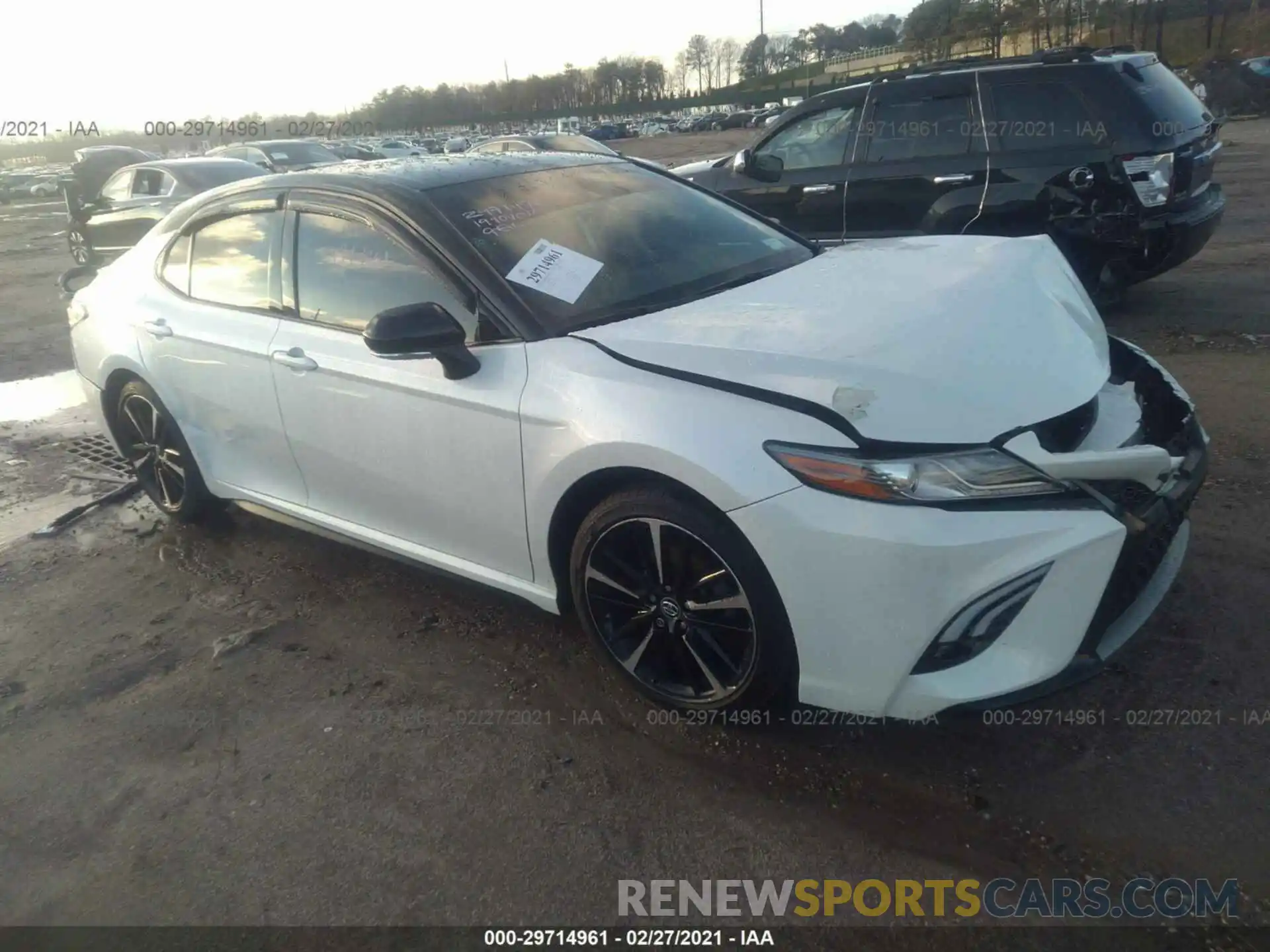 1 Photograph of a damaged car 4T1B61HK1KU291098 TOYOTA CAMRY 2019