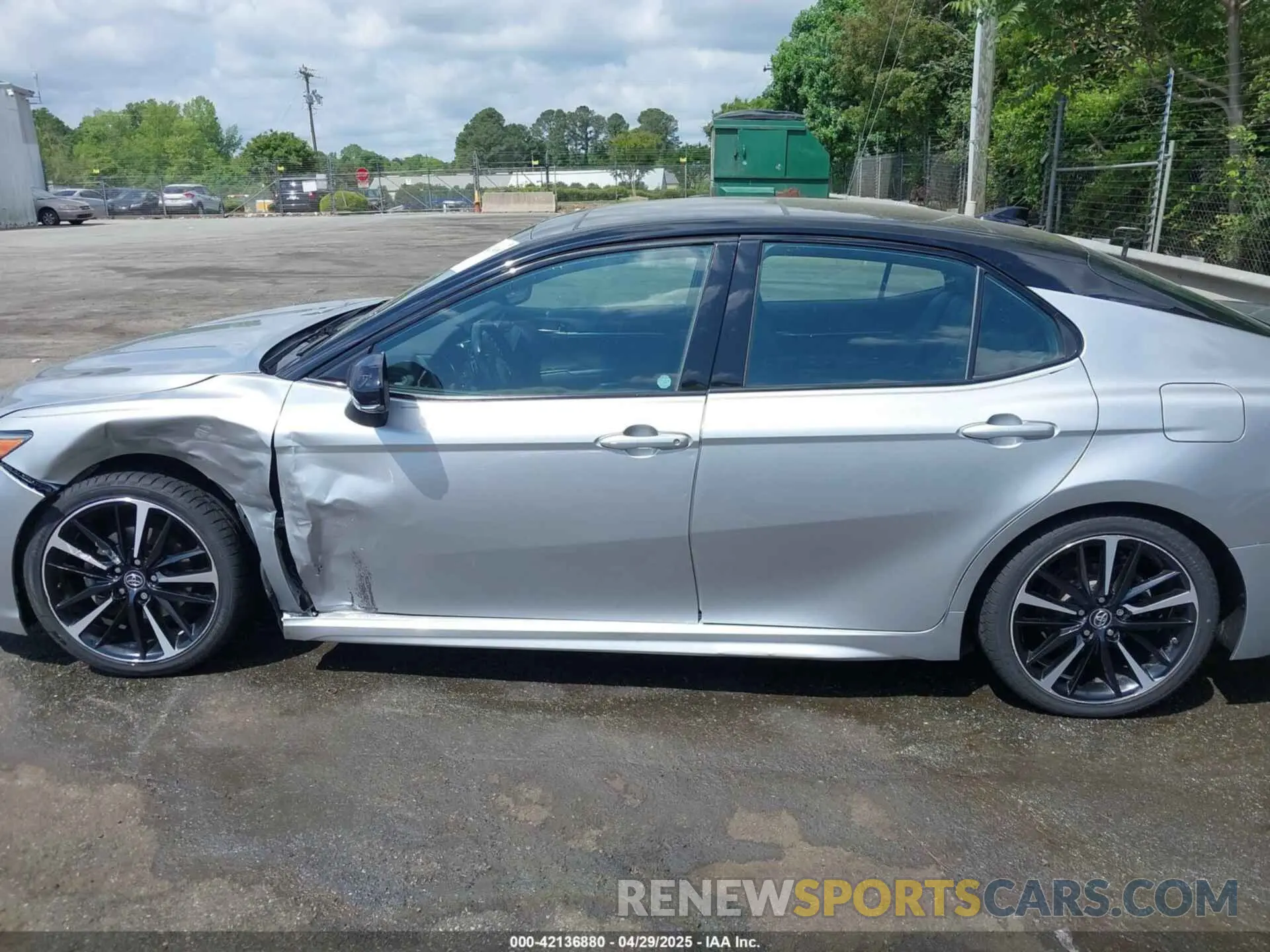 14 Photograph of a damaged car 4T1B61HK1KU292185 TOYOTA CAMRY 2019