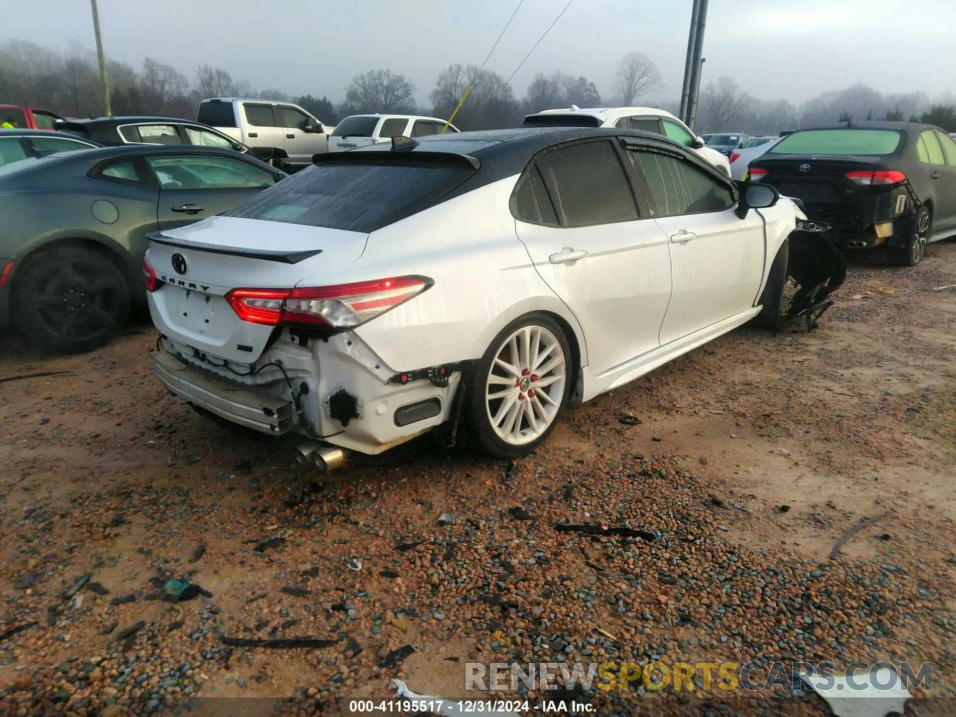 4 Photograph of a damaged car 4T1B61HK1KU294163 TOYOTA CAMRY 2019