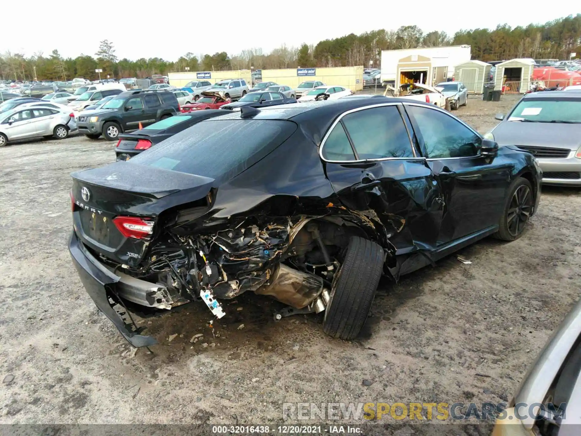 4 Photograph of a damaged car 4T1B61HK1KU297113 TOYOTA CAMRY 2019