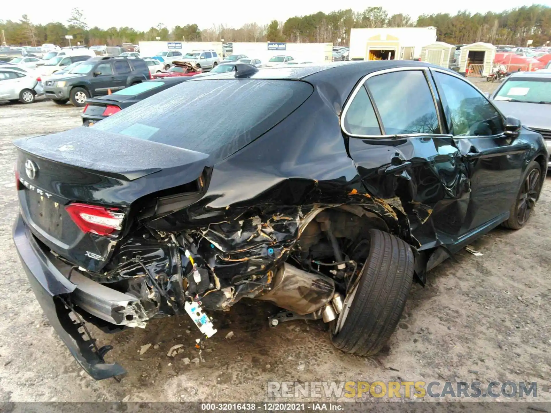 6 Photograph of a damaged car 4T1B61HK1KU297113 TOYOTA CAMRY 2019