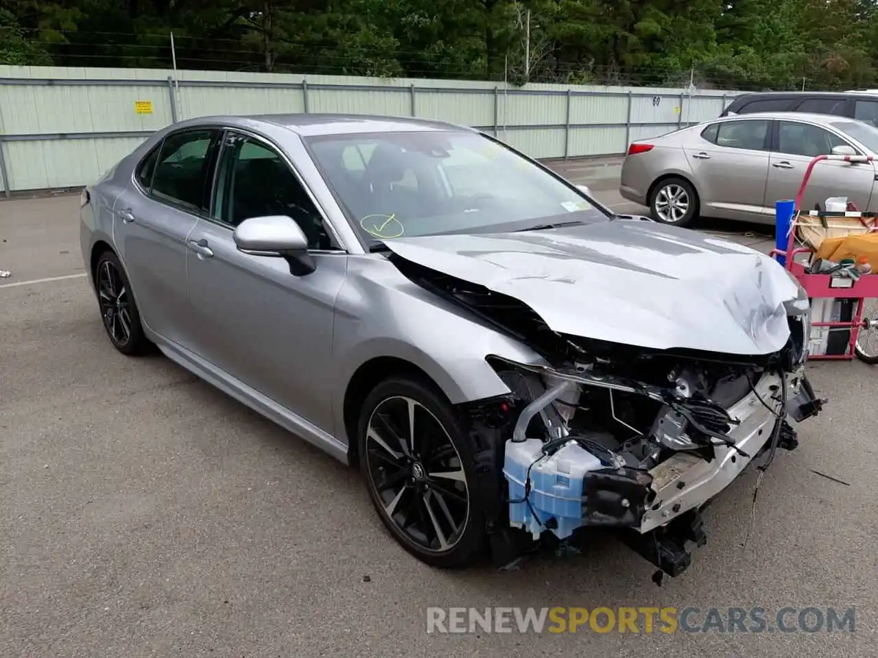 1 Photograph of a damaged car 4T1B61HK1KU700281 TOYOTA CAMRY 2019