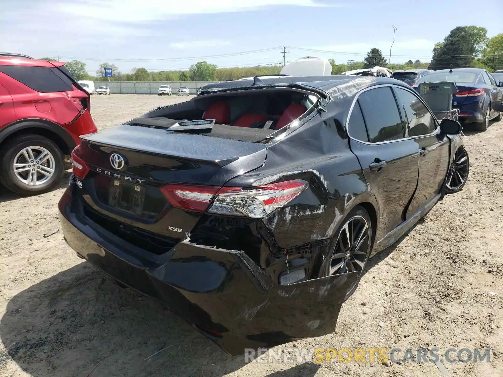 4 Photograph of a damaged car 4T1B61HK1KU701821 TOYOTA CAMRY 2019