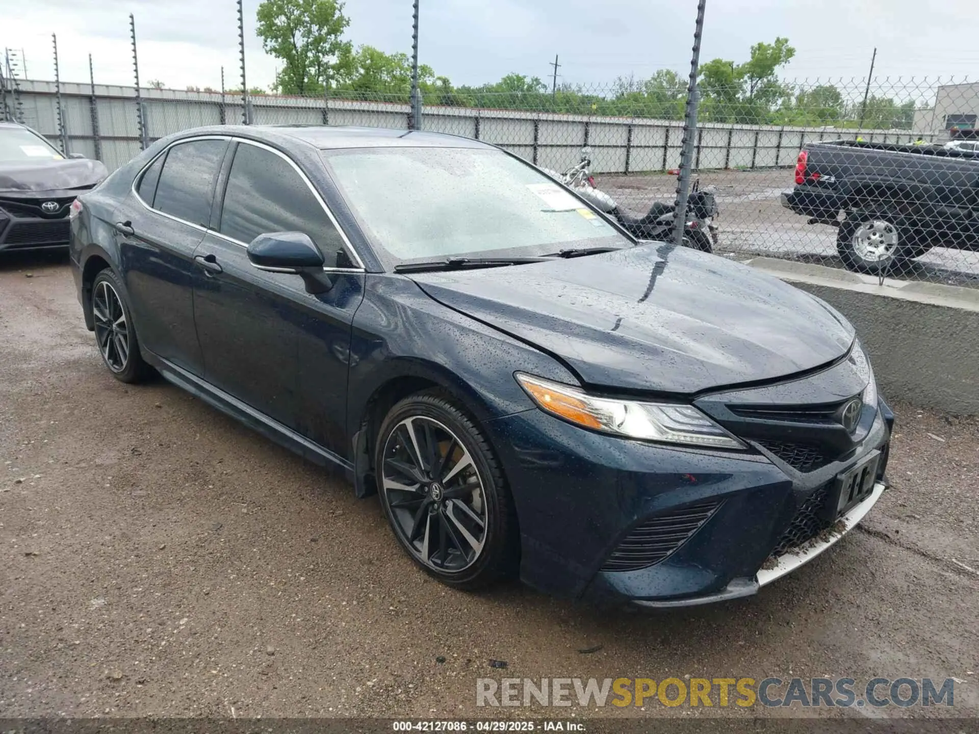 1 Photograph of a damaged car 4T1B61HK1KU704038 TOYOTA CAMRY 2019
