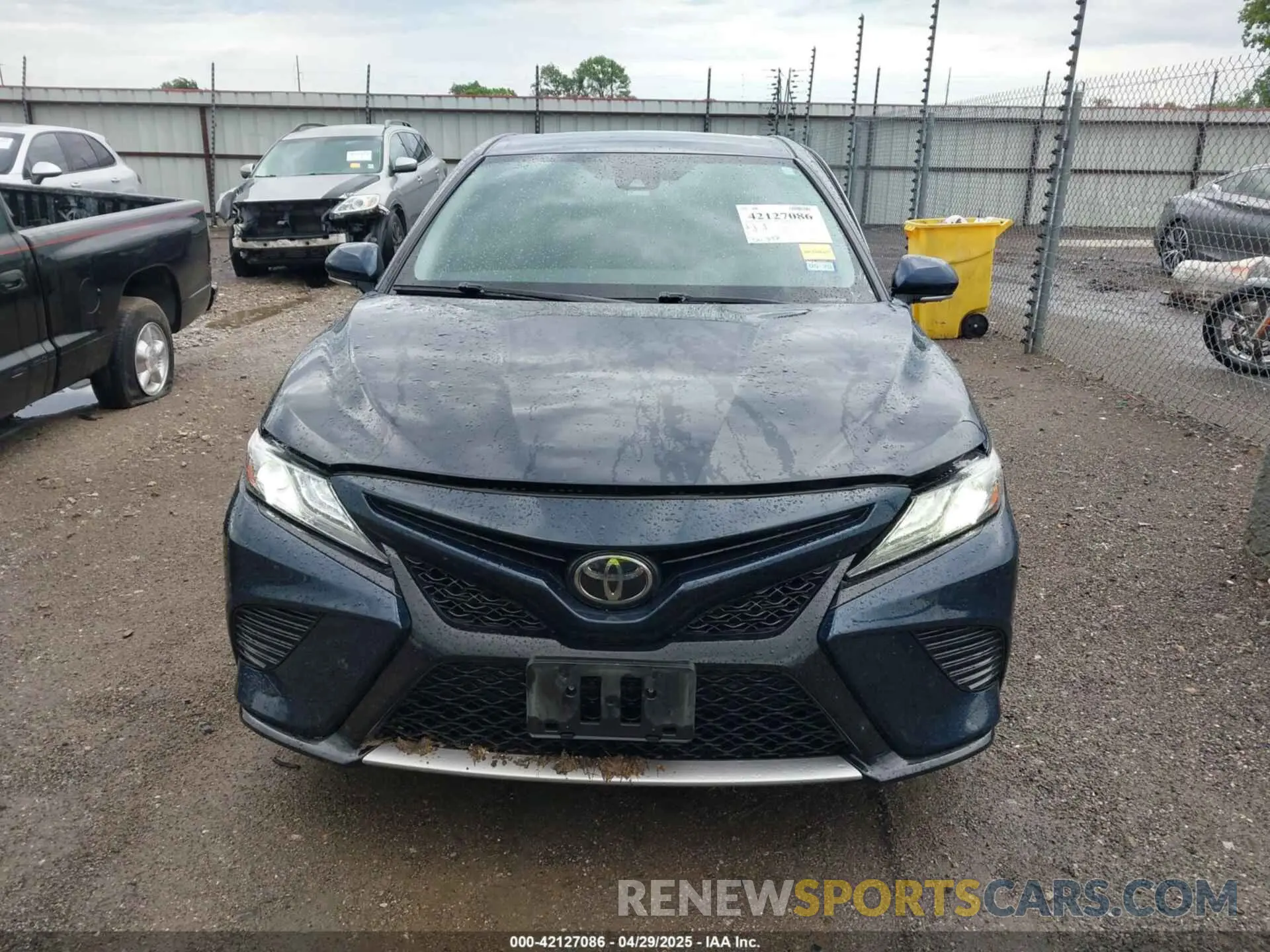 12 Photograph of a damaged car 4T1B61HK1KU704038 TOYOTA CAMRY 2019