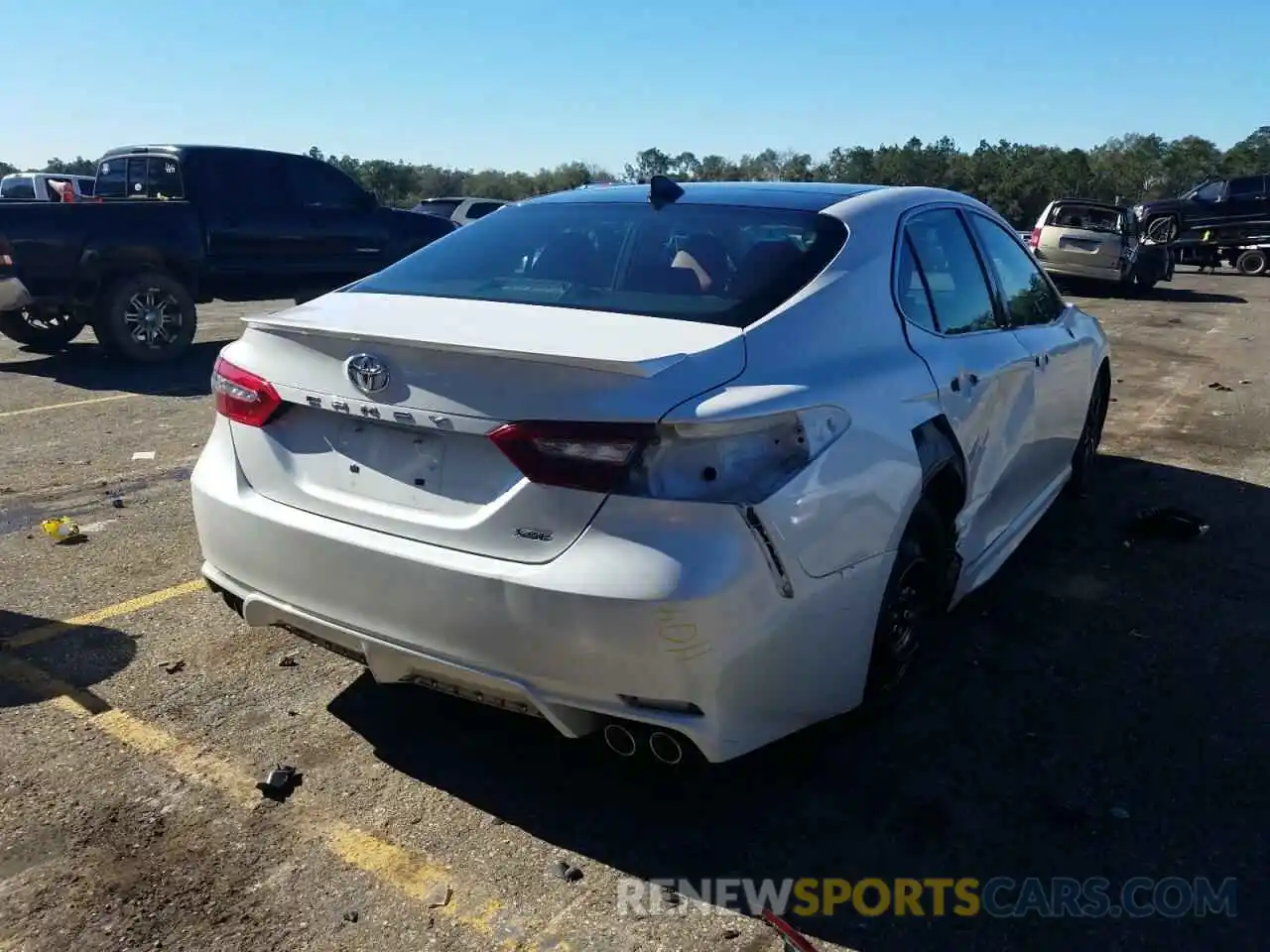 9 Photograph of a damaged car 4T1B61HK1KU704363 TOYOTA CAMRY 2019