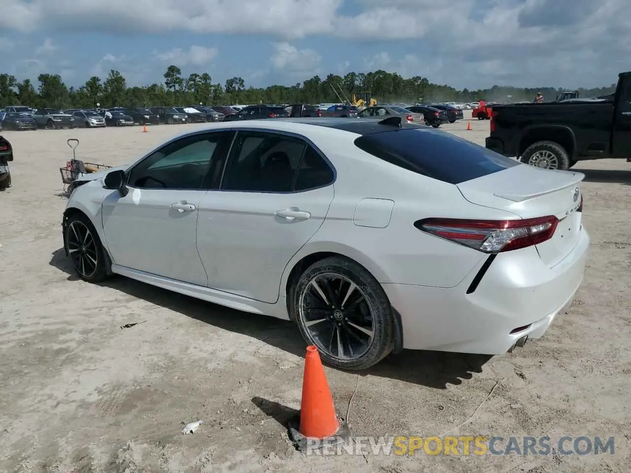 2 Photograph of a damaged car 4T1B61HK1KU707568 TOYOTA CAMRY 2019