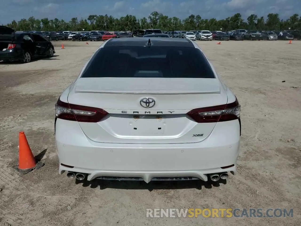 6 Photograph of a damaged car 4T1B61HK1KU707568 TOYOTA CAMRY 2019