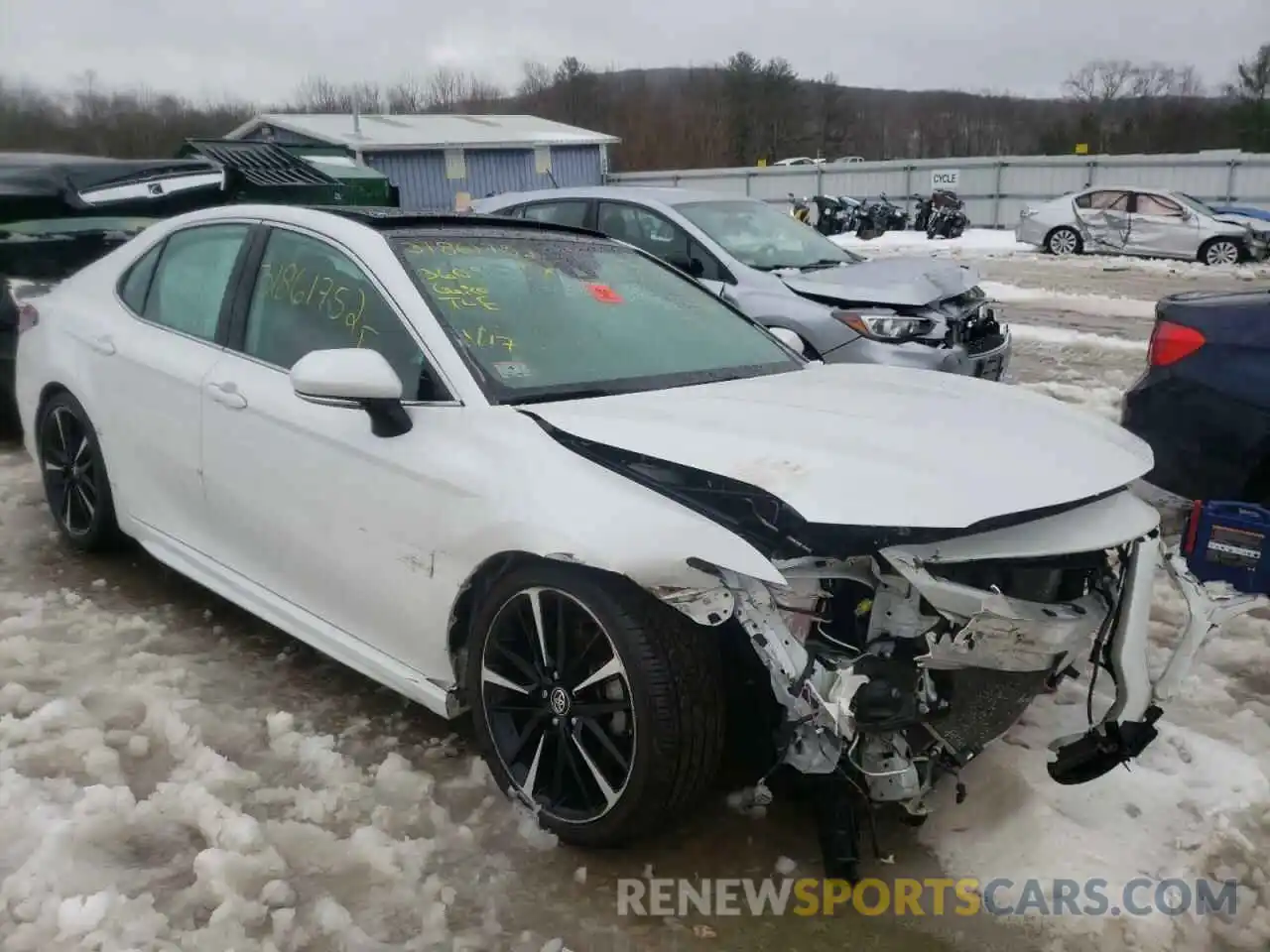 1 Photograph of a damaged car 4T1B61HK1KU708753 TOYOTA CAMRY 2019