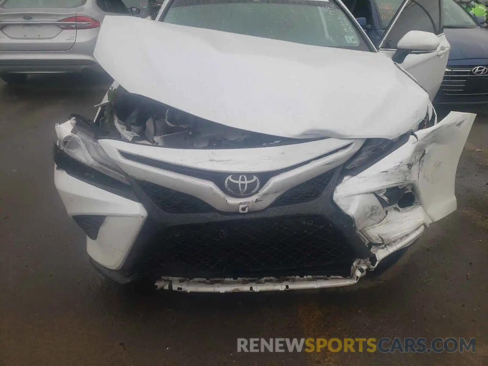 7 Photograph of a damaged car 4T1B61HK1KU709028 TOYOTA CAMRY 2019