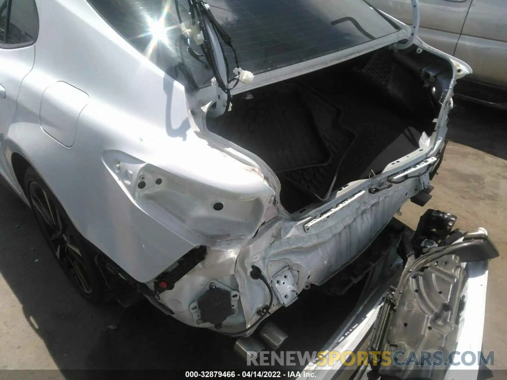 6 Photograph of a damaged car 4T1B61HK1KU719378 TOYOTA CAMRY 2019