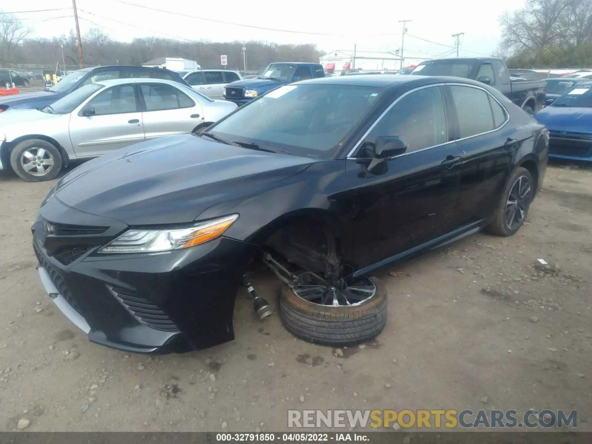 2 Photograph of a damaged car 4T1B61HK1KU720207 TOYOTA CAMRY 2019