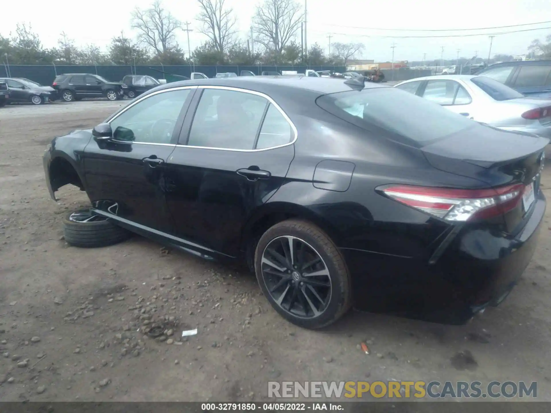 3 Photograph of a damaged car 4T1B61HK1KU720207 TOYOTA CAMRY 2019